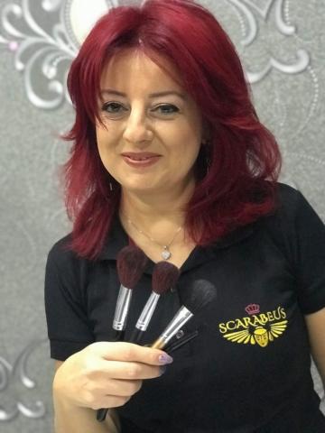 Cosmeticiană Laura C.