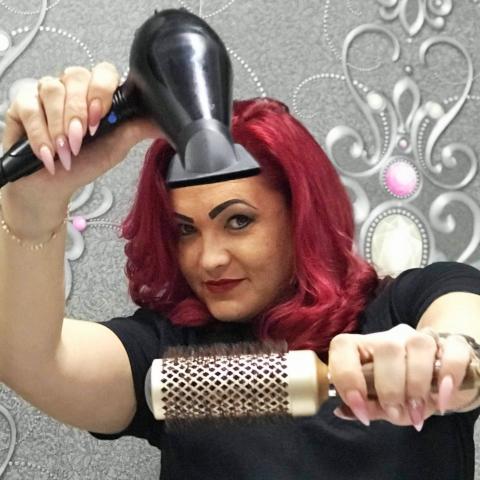 Coafeză-frizeriță Andrea A.